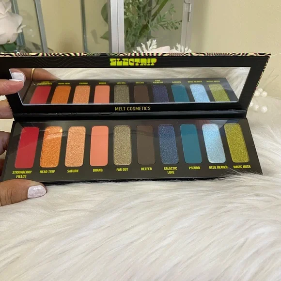 Melt Cosmetics Electrip Eyeshadow Palette Halloween - Picture 4 of 7